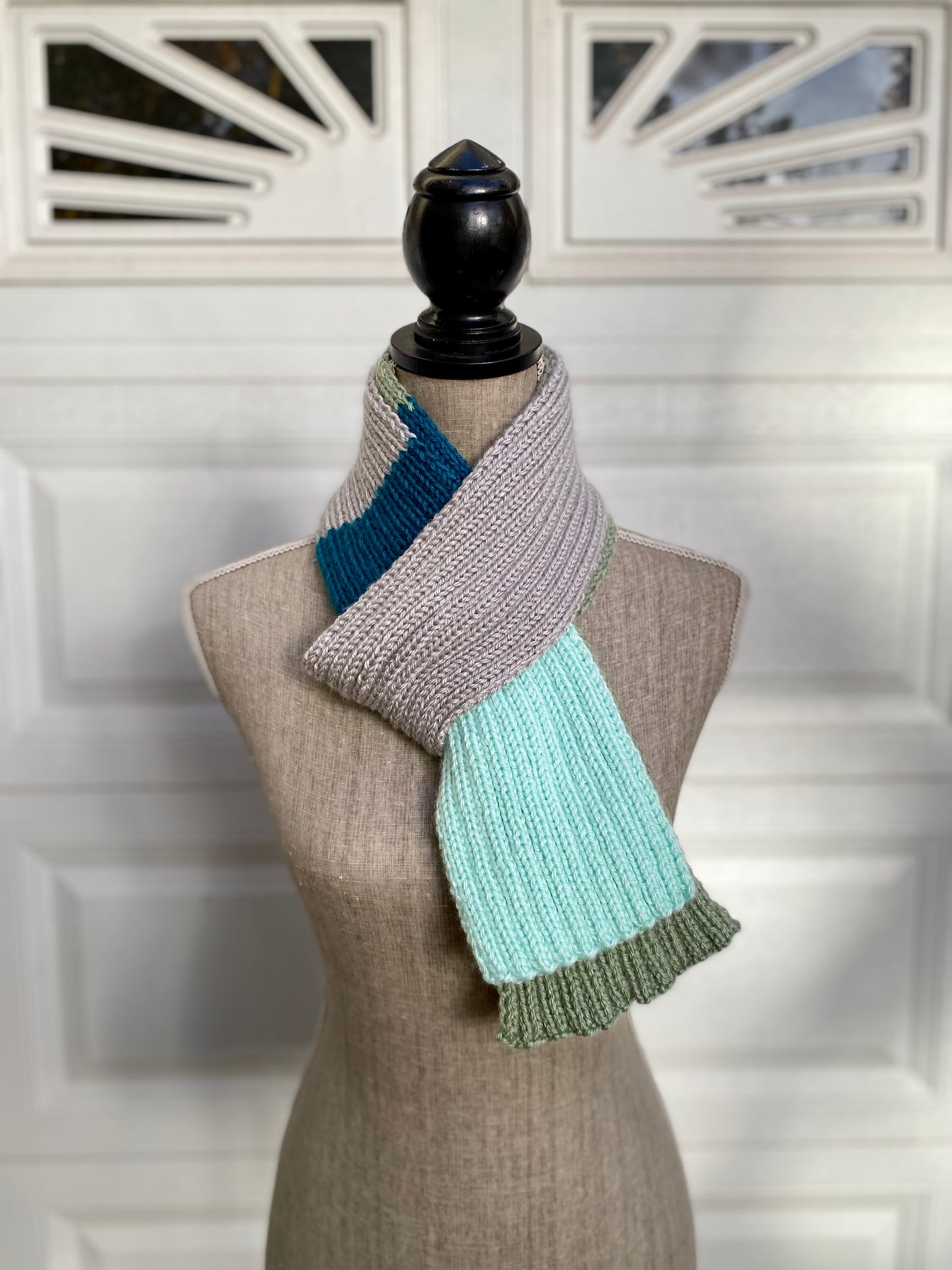 Ribbed Knit Green-Gray Color-Block Scarf