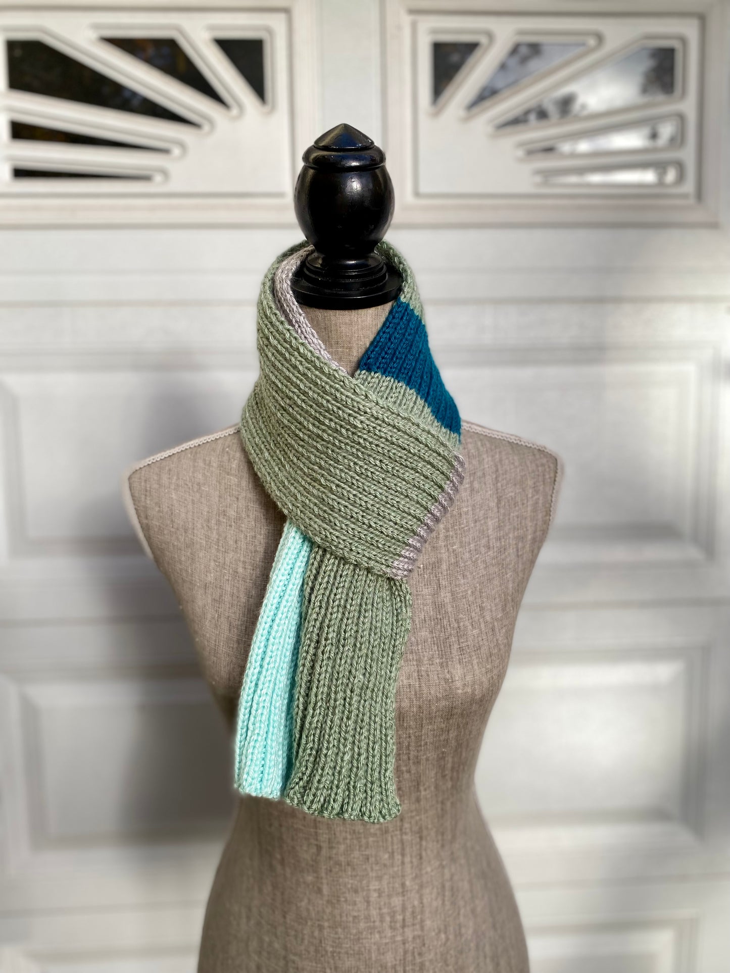 Ribbed Knit Green-Gray Color-Block Scarf