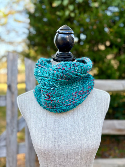 Winter Super Bulky Cowl in Teal - Wool-Ease Edition