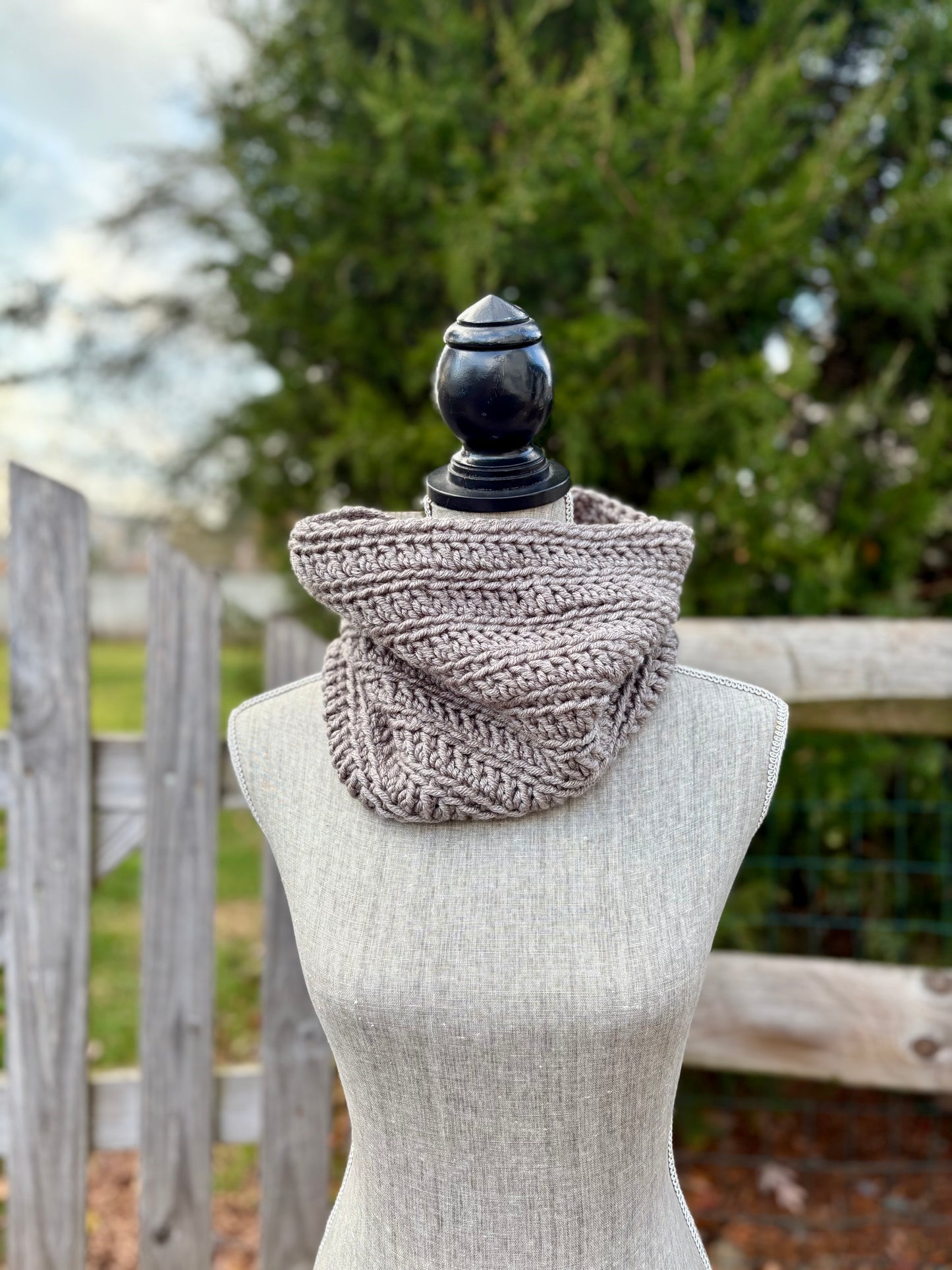 Everyday Comfort Cowl in Espresso
