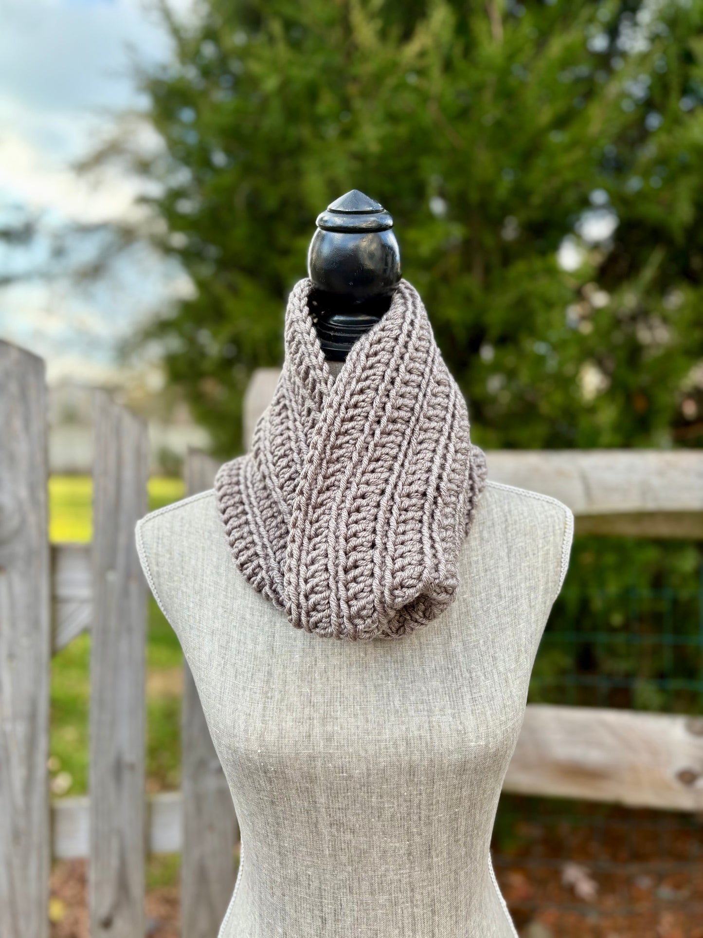 Everyday Comfort Cowl in Espresso