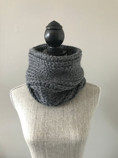 Knit-Style Crochet Neckwarmer