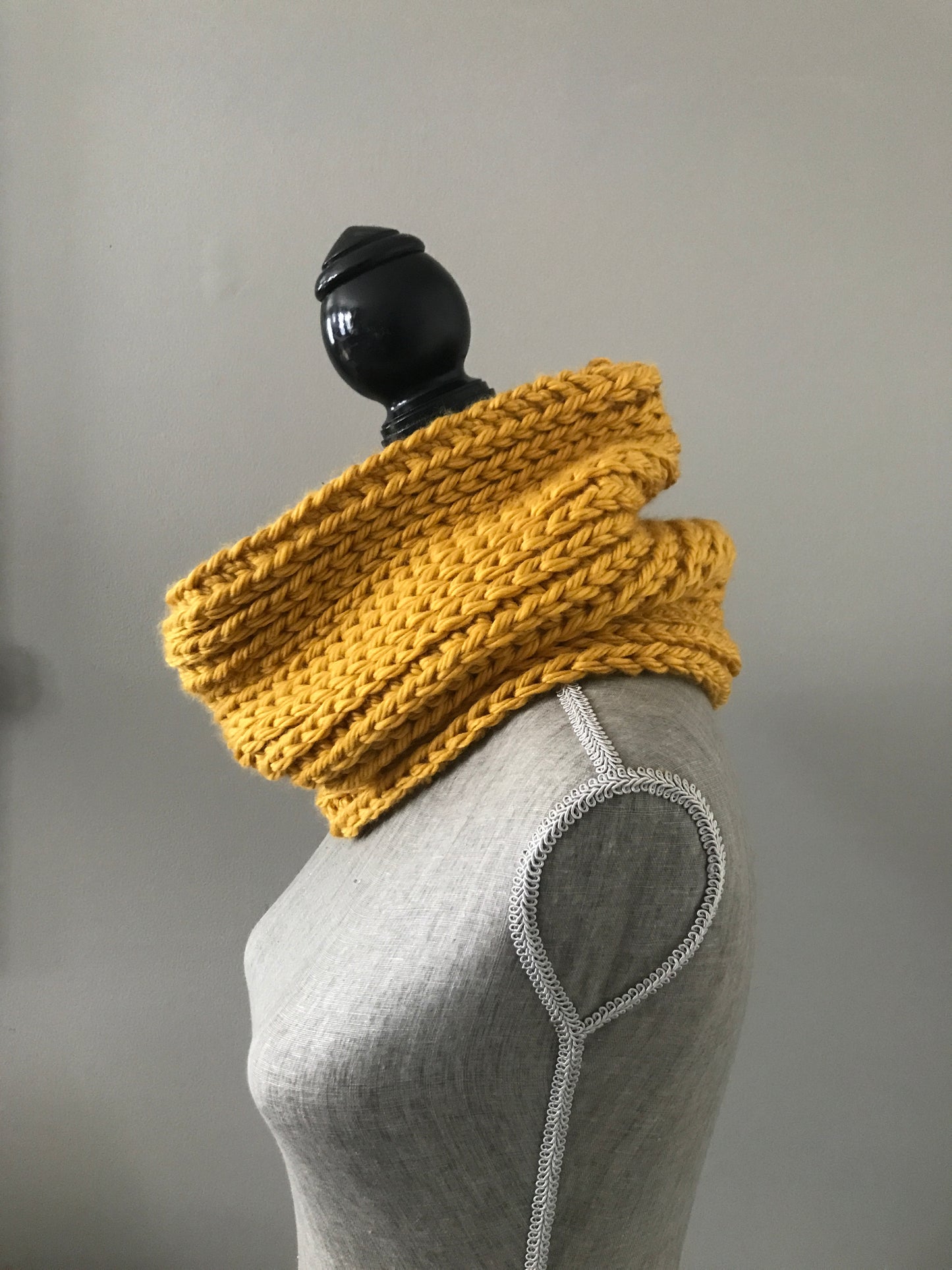 Knit-Style Crochet Neckwarmer