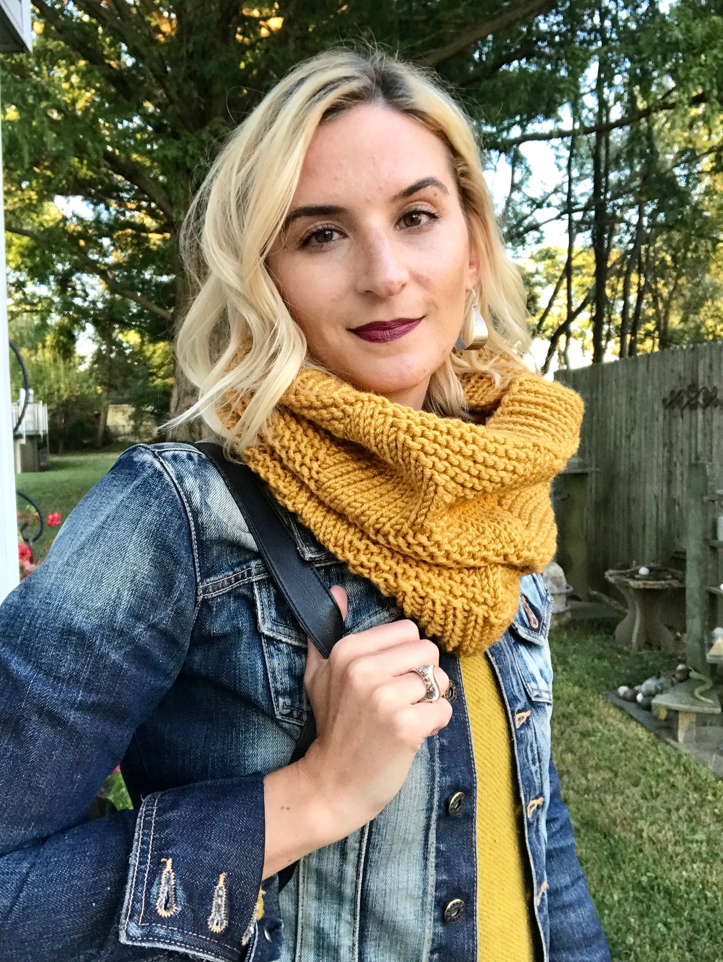 Diamond Solitaire Knit Cowl